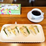 珈瑠で - ティッシュもそっと置かれました（使いました）