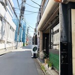 珈瑠で - 上は神楽坂に繋がる