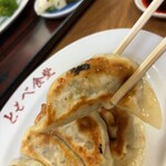 ともべ食堂 - 掴むだけで肉汁ドバー‼️