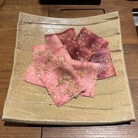 焼肉 牛者 - 名物エロタン