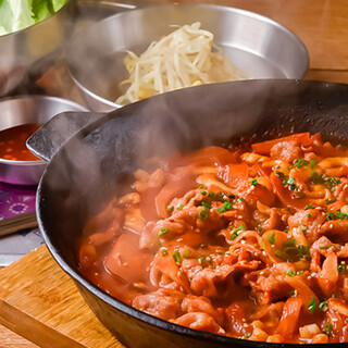 無論是飯還是酒，海陸美味交融的「オサムプルコギ」