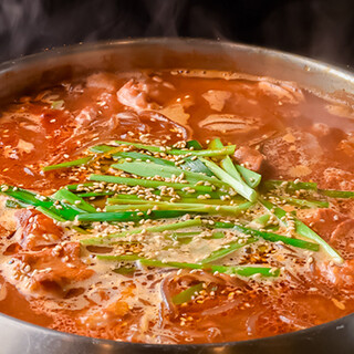 濃郁的內臟風味與海鮮鮮美交織的「納克普塞」