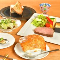 牛タンシチューとローストビーフステーキ　