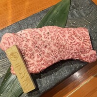 飛騨牛一頭家 馬喰一代 岐阜神田 - 最とび牛赤身（本日はランプ）