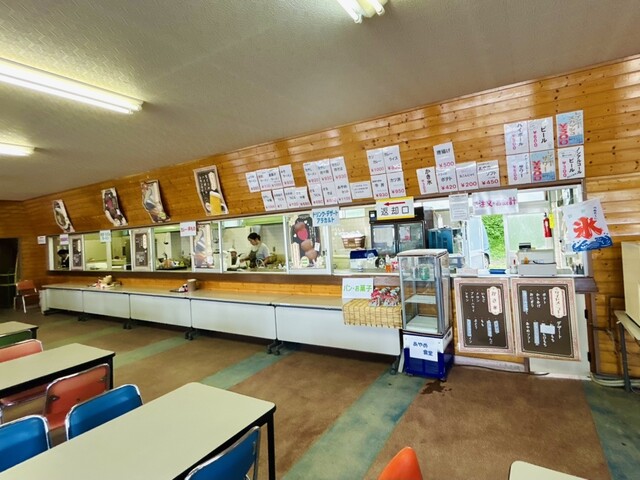 あやめ食堂 - あやめ公園（食堂）の写真