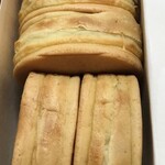 御座候 阿倍野近鉄店 - 御座候　赤と白