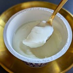 シャトレーゼ - 料理写真:生クリームヨーグルトの「八ヶ岳高原牧場」