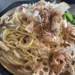 前田珈琲 京博店 - 九条ねぎと蒸し鶏の和風パスタ