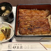 鰻割烹 伊豆栄 梅川亭 - うな重(梅)／6,160円
                    (ごはん少なめ)