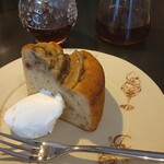 浅煎りコーヒーと自然派ワイン Typica - 