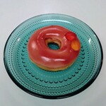 クリスピー・クリーム・ドーナツ - 料理写真:ストロベリー&グミ