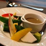 ete - 2014年9月ﾗﾝﾁ　蟹味噌のバーニャカウダ　お野菜の他、りんごもはいってました