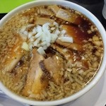 らーめん 鯉次 - 背脂チャーシュー麺
            
