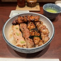 伊勢廣 京橋本店 - 焼き鳥丼