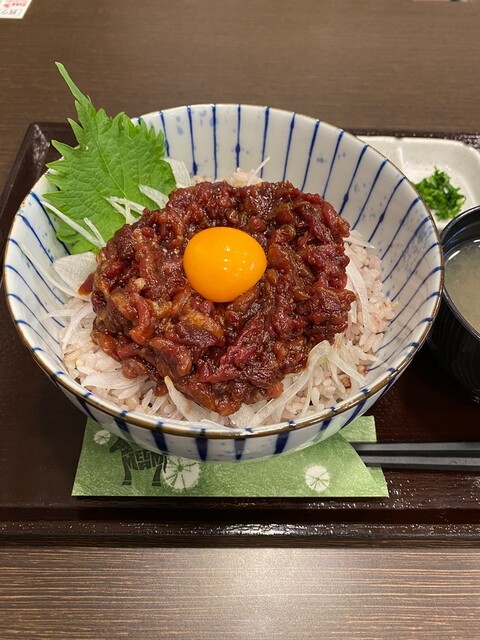 馬神（メガミ） - 本塩釜（馬肉料理）の写真