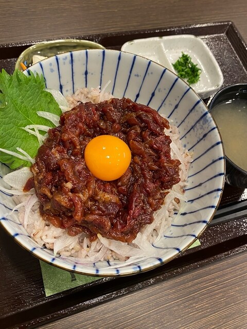 馬神（メガミ） - 本塩釜（馬肉料理）の写真