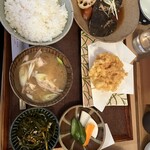 定食 美松 - 煮付け定食　ナメタカレイととうもろこし揚げ