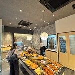 夜のベーカリーMAHOROBA - 内観