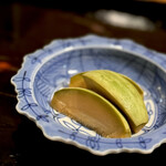 佐々木 - 小メロンの酢醤油漬け