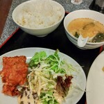 中国料理　昇龍 - ご飯スープ／唐揚げ･サラダ