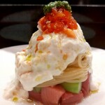 名前のないイタリア料理店 - カペッリーニ 本鮪中トロ アスパラ ストラッチャテッラ