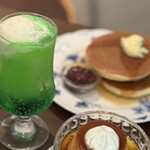 喫茶トリコロール  阪急三番街店 - 