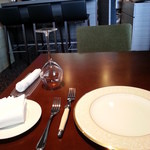 エッサンス - テーブル席