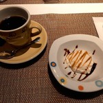 ヴィンチェロ - デザートのパンナコッタとコーヒーです。