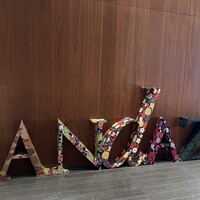 ザ タヴァン グリル＆ラウンジ - 