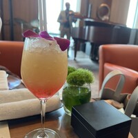 ザ タヴァン グリル＆ラウンジ - 