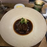 O2 - 牛ホホ肉の豆豉煮込み