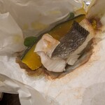 306381455 - 鱸の奉書紙包み焼き