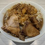 喰わぬなら 喰わせてみせよう 豚一杯 - 料理写真:ラーメン300g 元気(ニンニク)別皿、野菜マシ、あぶらマシマシ  1,000円(税込)