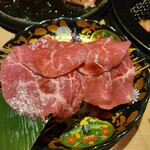 和牛A5雌牛と熟成牛舌 肉屋いちゆく - 