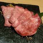 和牛A5雌牛と熟成牛舌 肉屋いちゆく - 