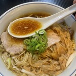 豚一頭清湯麺 - 