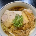豚一頭清湯麺 - 