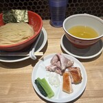 麺屋 BISQ - 