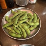 新橋やきとん - の前の枝豆