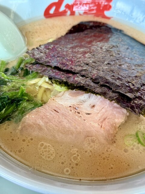 限定の焦がし醤油ラーメン食べてきた : ラーメン山岡家 北見店の写真