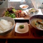 SO - 気まぐれSOランチ＆蒸し鶏ときゅうり、もやしのナムル