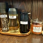 麵や きさ乃 - テーブル調味料