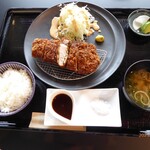 全日餐飲 月之路 - 