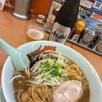 山岡家 - 料理写真:焦がし醤油ラーメン、瓶ビール