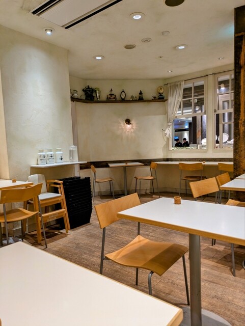 La Maison ensoleille table Sapporo Stella Place Ten photo 4