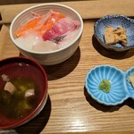 立ち食い海鮮丼 みこ食堂 - 