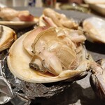 すし酒場 魚あるき - 「地はまぐり浜焼（税込￥660）」のアップ…