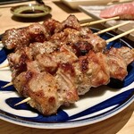 すし酒場 魚あるき - 「豚カシラ串（税込￥230）×4」