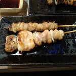 焼き鳥 でん - もも串　セセリ