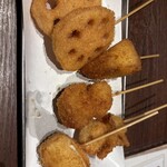 串ダイニング 遊 - れんこん、帆立、玉ねぎです。